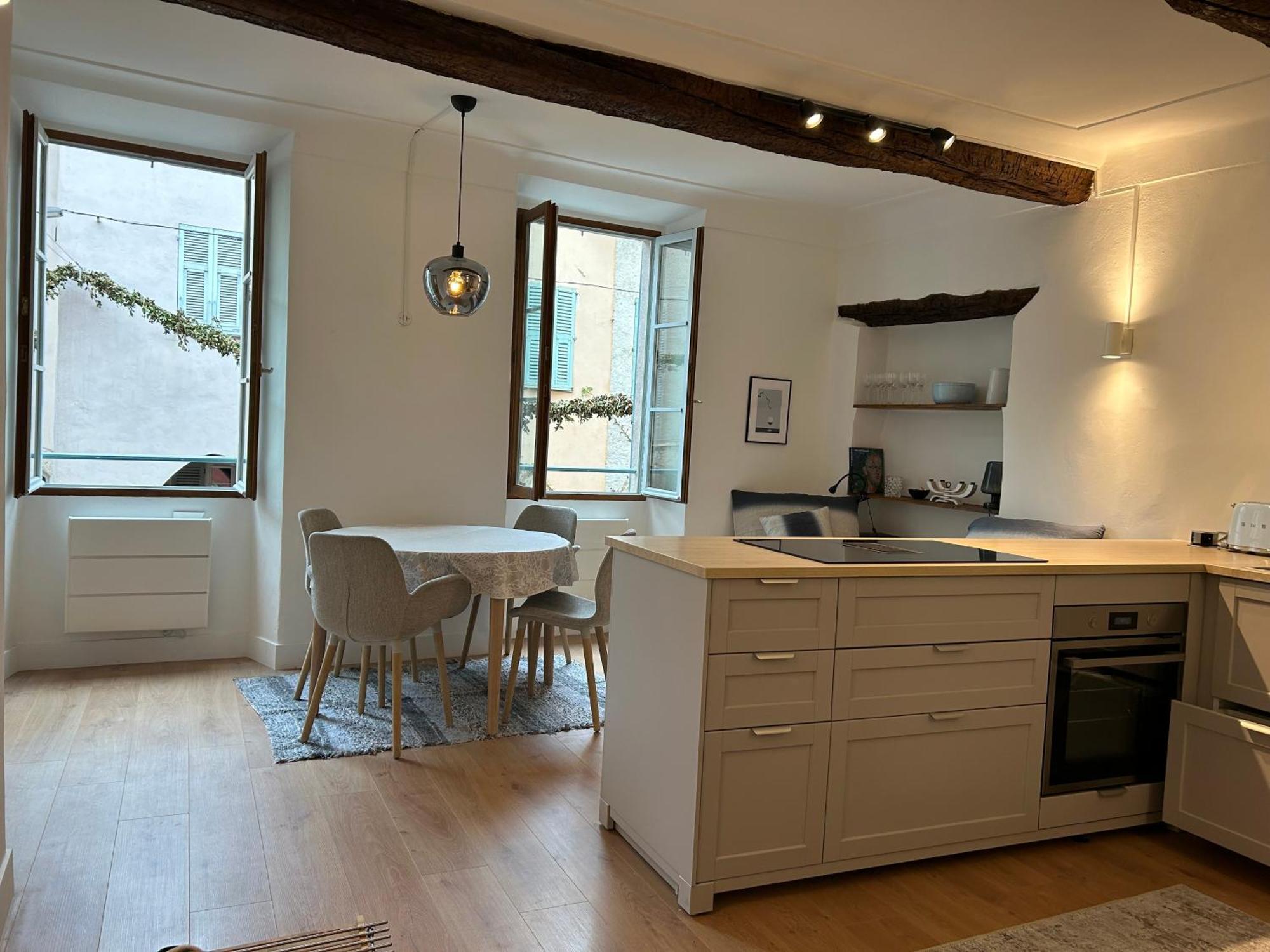 Apartment - Place Des Arcades Biot